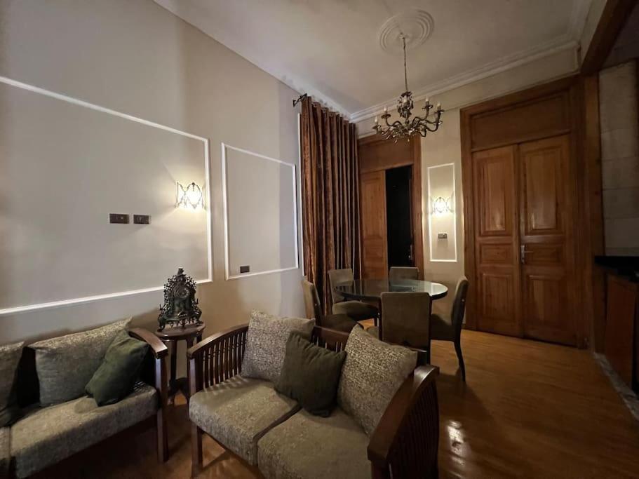 Authentic 3Br Apartment In Downtown, Cairo Exterior foto